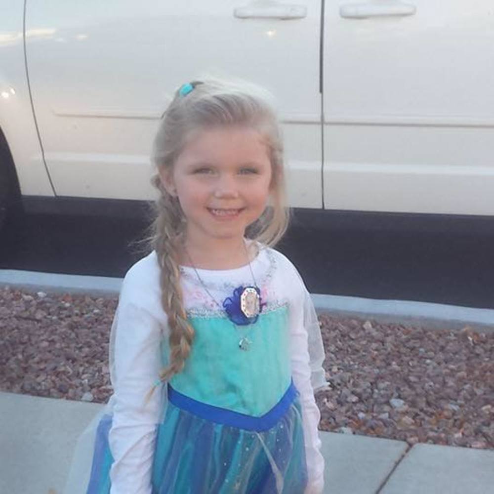 Meet your Posher, Courtney